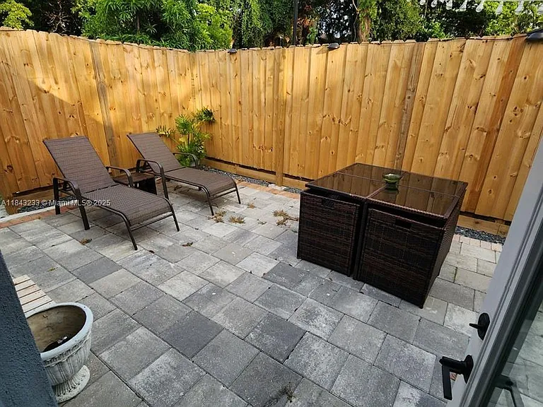 1872 SW 29th Ave — Photo 11