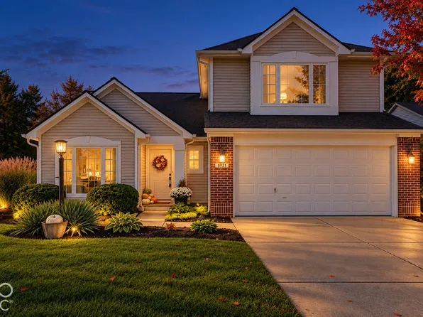 8921 Woodlark Dr, Fishers, IN 46038