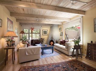 873 Los Lovatos Rd, Santa Fe, NM 87501