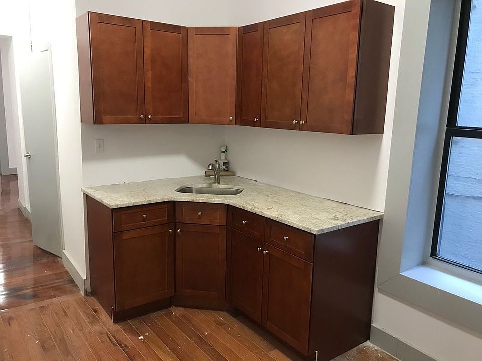 1st image of 161 Vernon Ave APT 1A