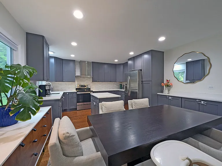 1739 Ferndale Ave — Photo 8