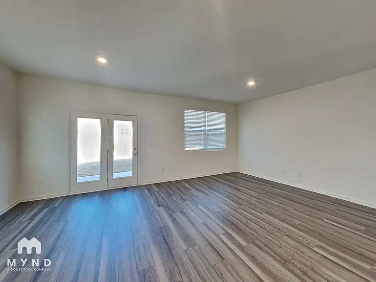 119 Saginaw Ct — Photo 21