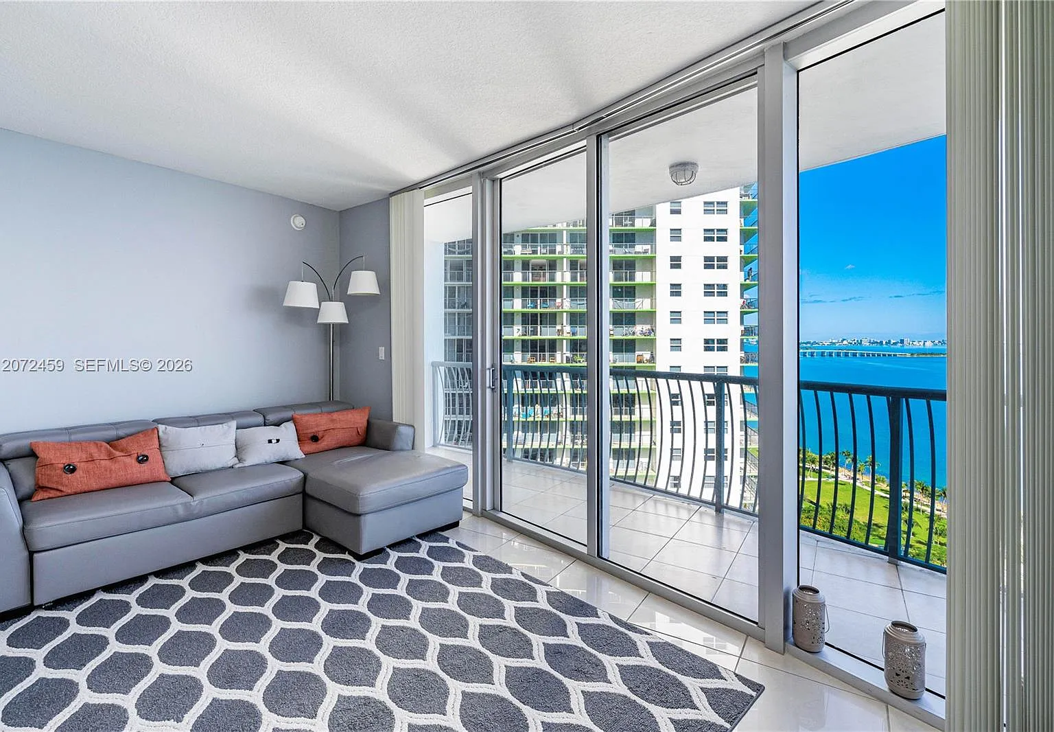 Opera Tower Condo — Photo 4