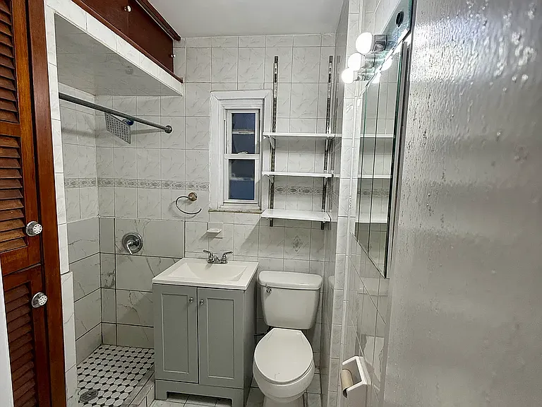 208 Sanford Ave — Photo 6