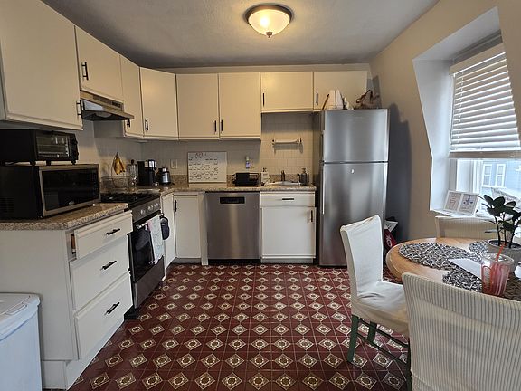 3rd image of 171 I St Unit 3C