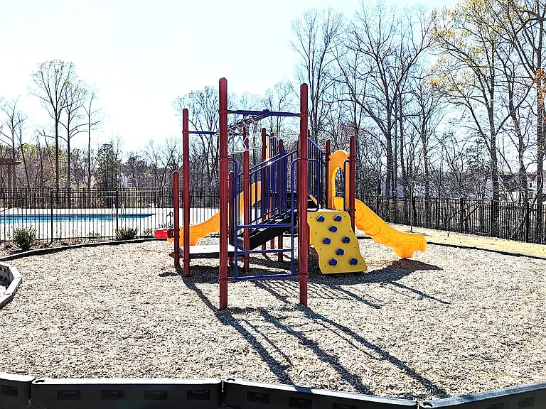 216 Hiking Hill Ln — Photo 43