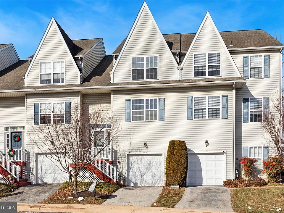 1st image of 203 Buchanan Ct