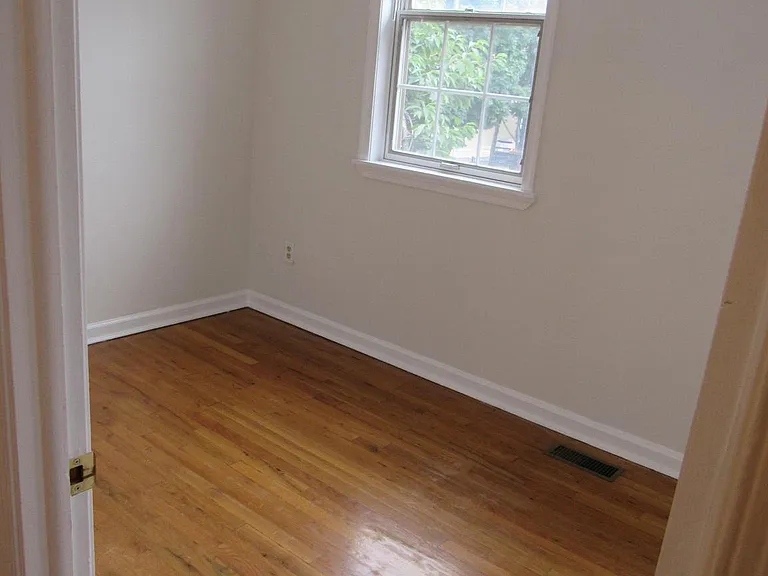 419 S Quince St — Photo 12