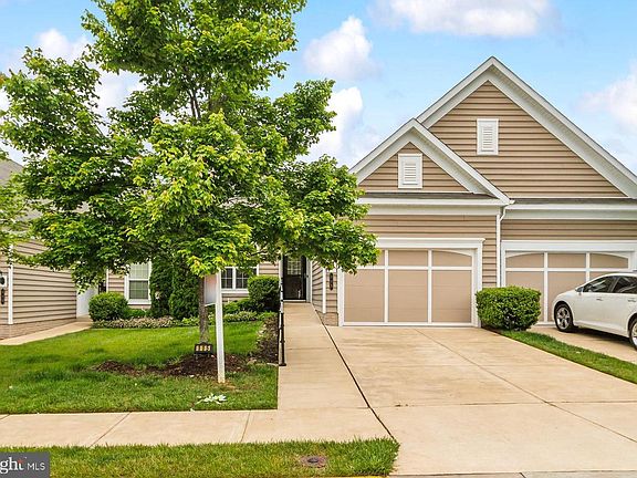 3rd image of 115 Ambrose Ln