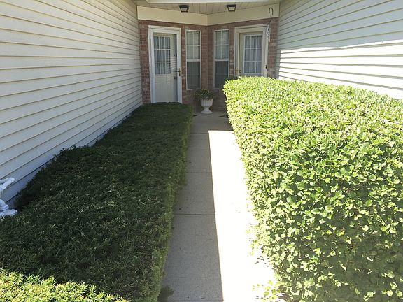 2nd image of 64 N Golfview Ct