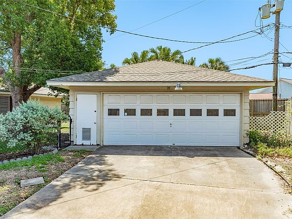 4th image of 7721 Beluche Dr