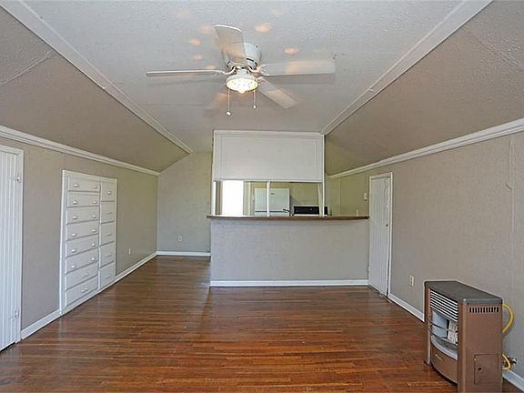 2nd image of 5604 Chaucer Dr #A