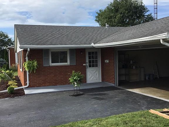 2nd image of 3752 Raymond Dr