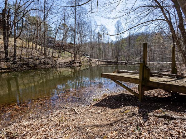 1316 Pine Trl, Pigeon Forge, TN 37876