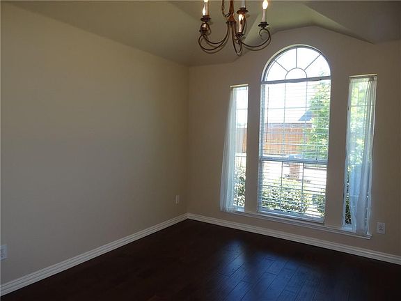 5th image of 3916 Chelsea Dr