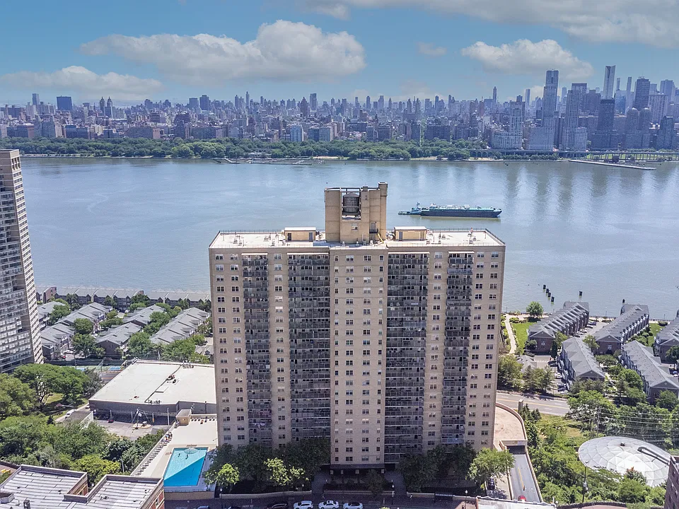 6600 Boulevard E #19-K