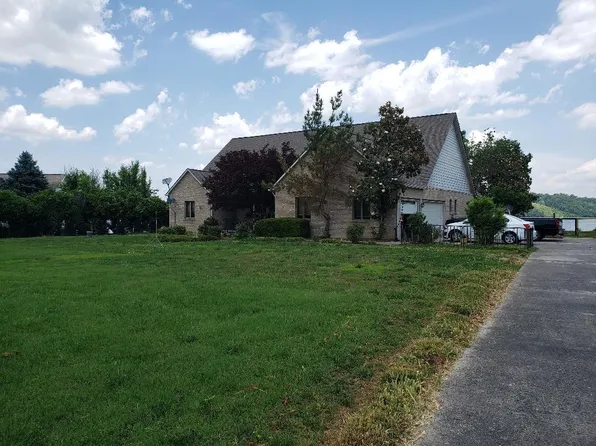 831 Tucker Place Way, Dandridge, TN 37725