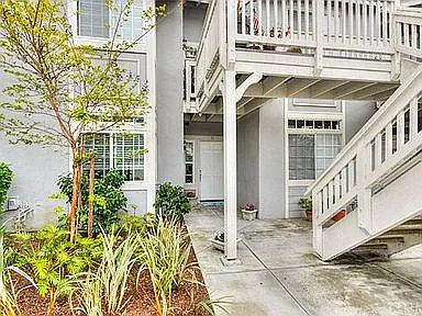 Building Photo - 36 Campton Pl