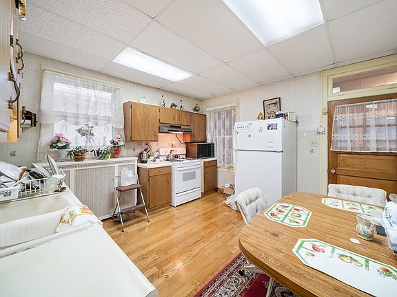 5th image of 3450 N Linder Ave