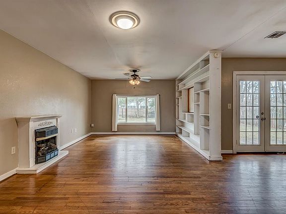 2nd image of 2129 W Arrowhead Ave