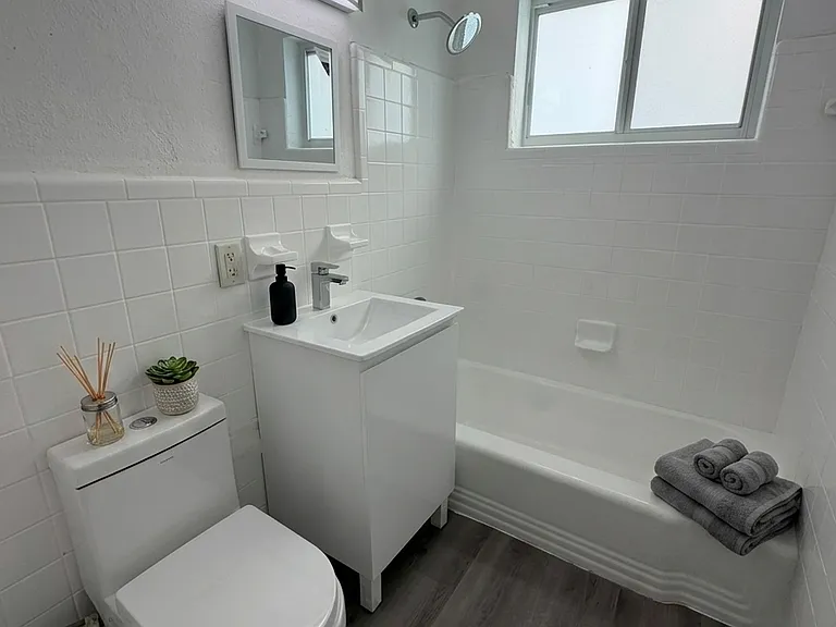 925 NW 69th St #2 — Photo 4