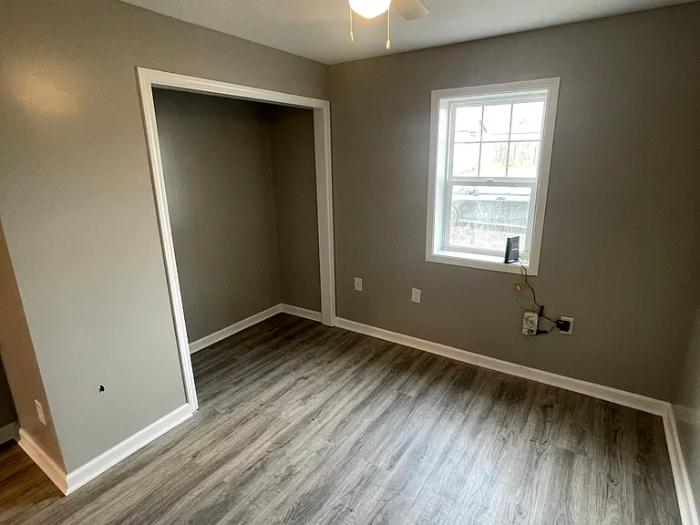712 E Sigler St — Photo 5