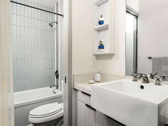 2nd image of 1411 Valencia St