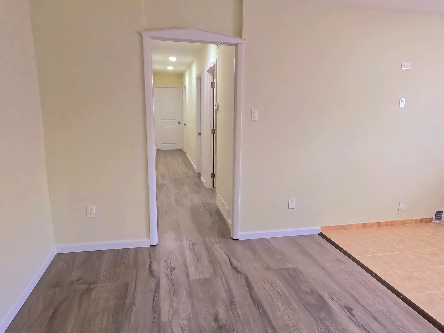 3 bed, 1200 sqft, $1,900 — Photo 4