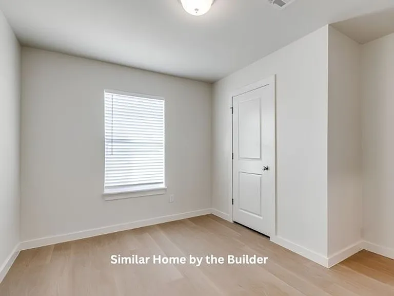 1616 Highland Loop — Photo 3