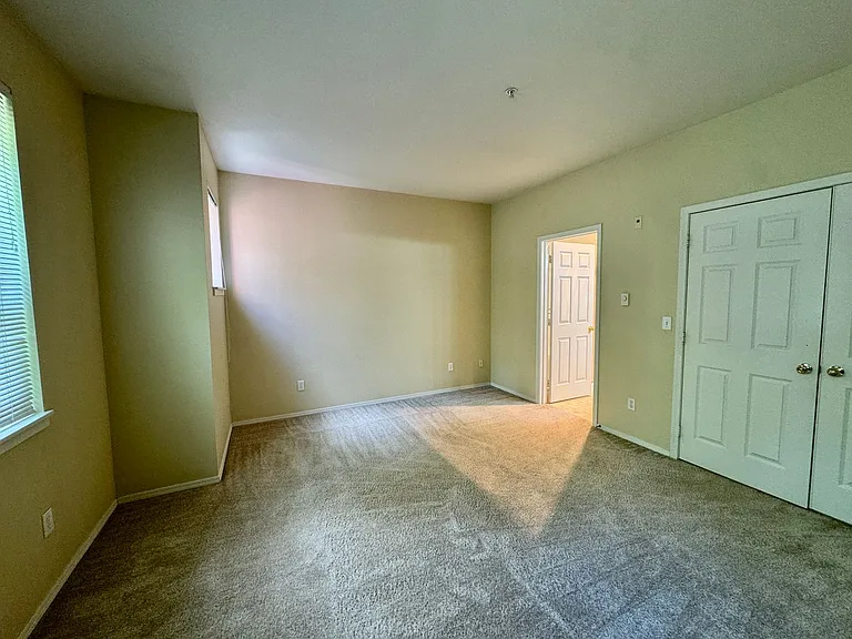 1800 NE 40th St #A6 — Photo 11