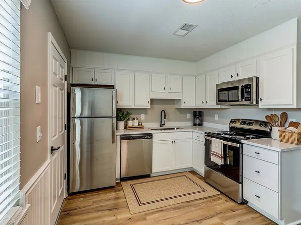 Oakleaf Townhomes