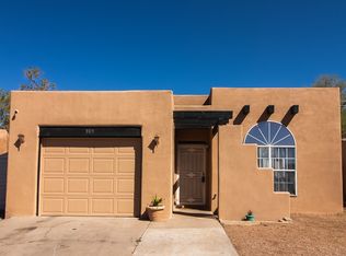 909 Vuelta Del Sur, Santa Fe, NM 87507
