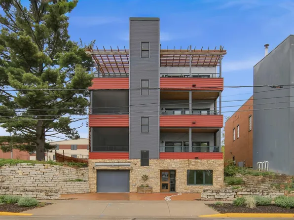 720 1st St #1N, Hudson, WI 54016