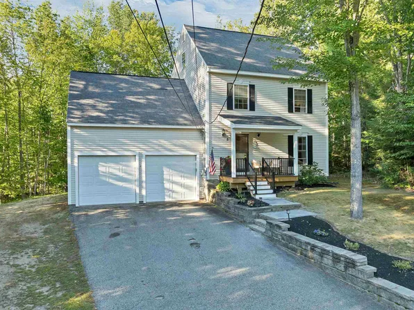8 Knoll Road, Wolfeboro, NH 03894