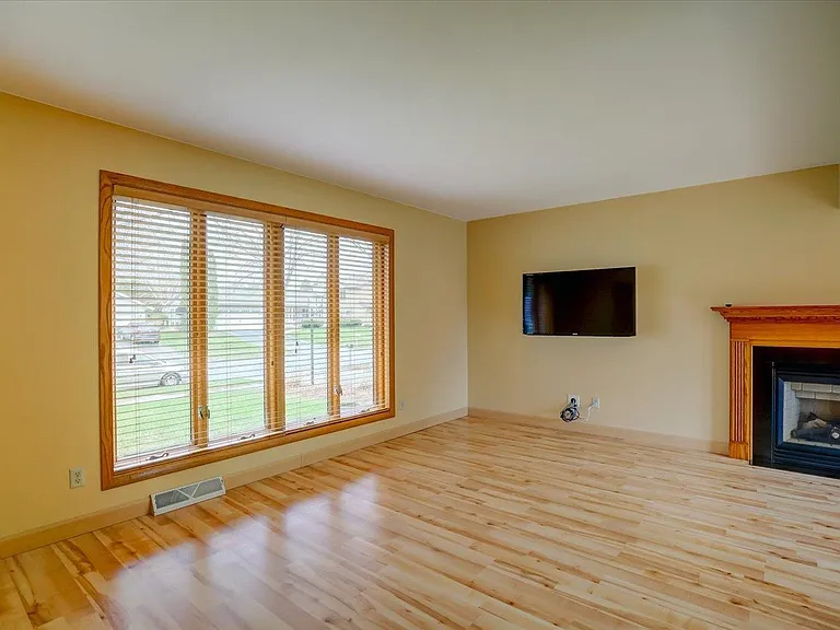 5117 Hackney Way — Photo 4