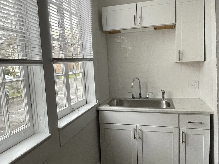 3824 Prytania St #B — Photo 2