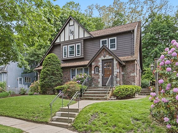 3rd image of 22 Ivy Rd