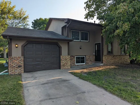 5727 84 1/2 Ave N, Brooklyn Park, MN 55443