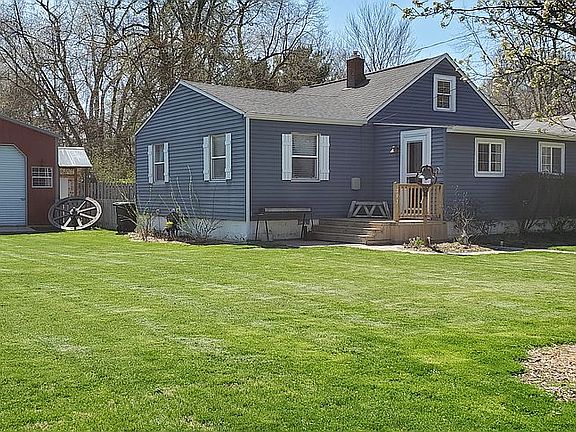 2nd image of 793 Elm St