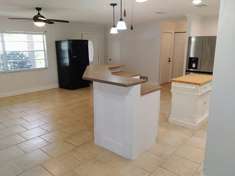 1067 York Way — Photo 11