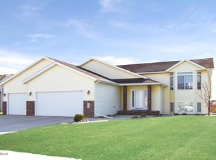 3350 Van Buren St S, Fargo, ND 58104