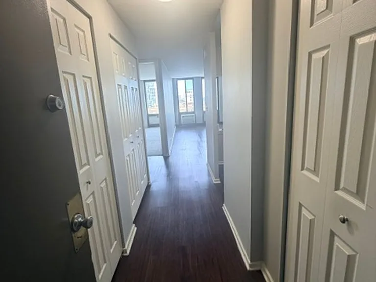 7251 At Waters Edge — Photo 18