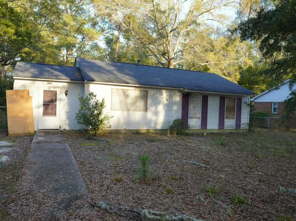 1122 S Pine St, Laurinburg, NC 28352