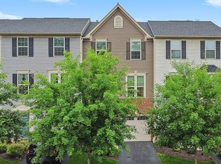 122 Arbor Trail Dr, Mc Kees Rocks, PA 15136