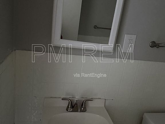 3rd image of 5269 E 126th St APT 203