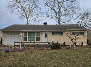 461 Park Dr, Bonner Springs, KS 66012
