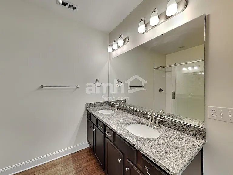 334 Elmhurst Dr — Photo 12