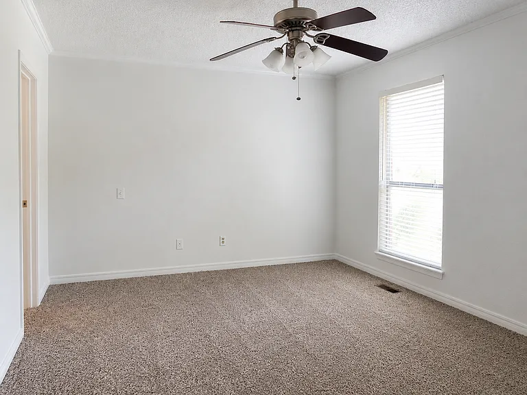 1724 Lionsgate Cir — Photo 11