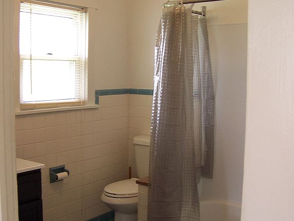 2nd image of 1686 Lincoln St #1