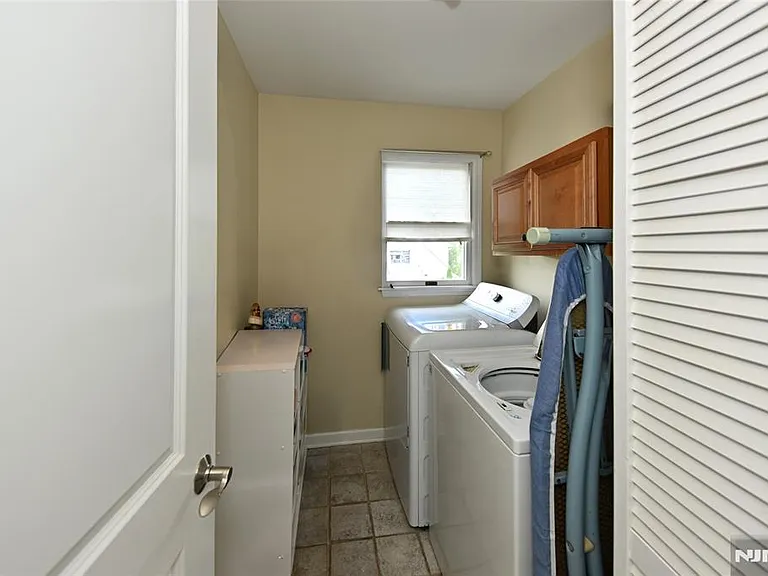 253 Madison Ave #1 — Photo 10